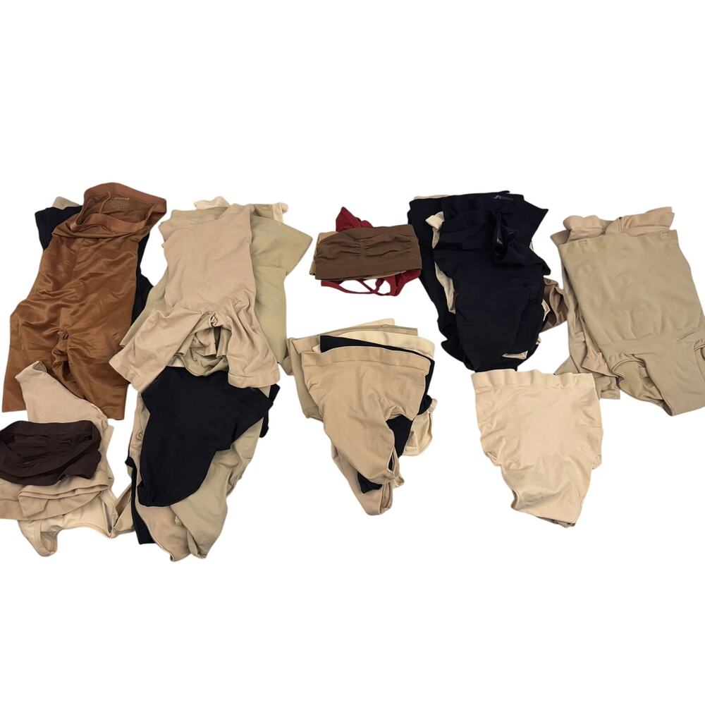 SKIMS 45 piece Reseller Box - Picture 2 of 5